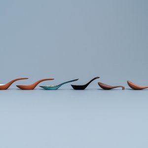 Six Chinese Yixing stoneware, lacquer and Canton enamel spoons, 19/20th C. — photo 4