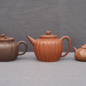 Six Chinese Yixing stoneware teapots and covers, 19th C. — photo 37