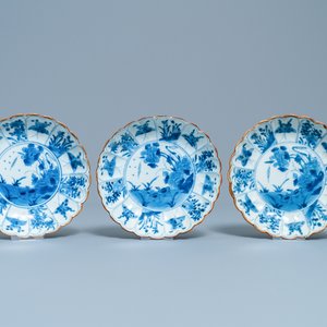 Six coupes godronnées en porcelaine de Chine en bleu et blanc, Kangxi — photo 2