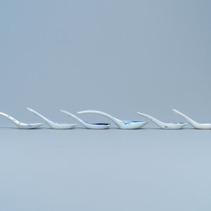 Six cuillères en porcelaine de Chine en bleu et blanc, 19/20ème — photo 4