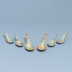 Six cuillères en porcelaine de Chine Lai Nam Thong pour le marché thai, 19ème — photo 1