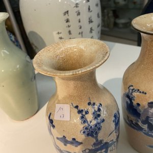 Six diverse Chinese vases and a soft paste seal paste box, 19/20th C. — 照片 22