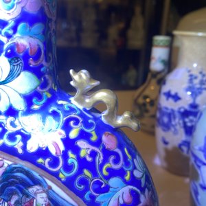 Six diverse Chinese vases and a soft paste seal paste box, 19/20th C. — 照片 28