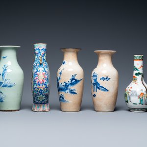 Six diverse Chinese vases and a soft paste seal paste box, 19/20th C. — 照片 5