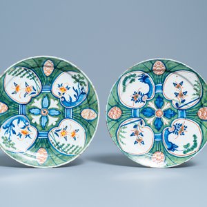 Six Dutch Delft polychrome and blue and white plates and a dish, 18th C. — photo 6