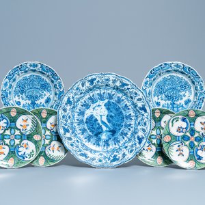 Six Dutch Delft polychrome and blue and white plates and a dish, 18th C. — photo 10
