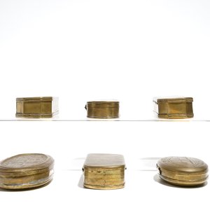 Six Dutch engraved brass tobacco boxes, 18th C. — 照片 5