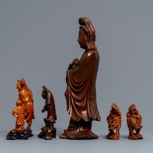Six figures en bois sculpté, Chine, 19/20ème — photo 5