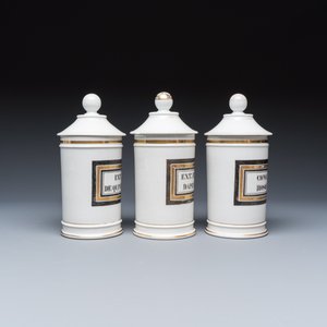 Six French gilt-decorated inscribed apothecary jars and covers — photo 5