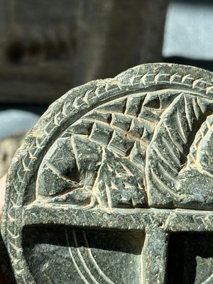 Six Gandhara grey schist fragments with divinities and floral design, 1/4th C. — 照片 13