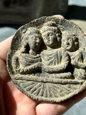 Six Gandhara grey schist fragments with divinities and floral design, 1/4th C. — 照片 21