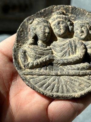Six Gandhara grey schist fragments with divinities and floral design, 1/4th C. — 照片 23