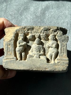 Six Gandhara grey schist fragments with divinities and floral design, 1/4th C. — 照片 33