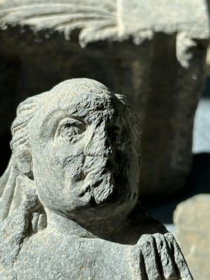 Six Gandhara grey schist fragments with divinities and floral design, 1/4th C. — 照片 4