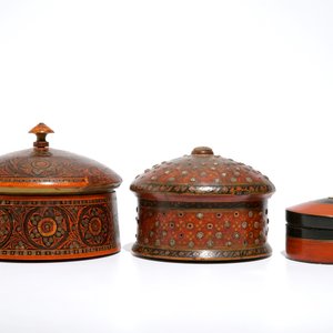 Six iron-mounted painted wood covered boxes, India and Afghanistan, 19/20th C. — photo 11