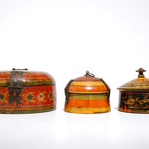 Six iron-mounted painted wood covered boxes, India and Afghanistan, 19/20th C. — photo 4