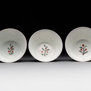 Six Japanese Dutch-decorated or Amsterdams bont 'William and Mary' cups and saucers, Edo, 18th C. — foto 8