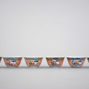 Six Japanese Imari porcelain cups and saucers, 18th C. — photo 2