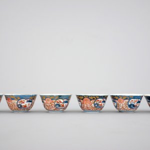 Six Japanese Imari porcelain cups and saucers, 18th C. — photo 3