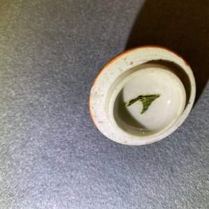 Six jarres et un bol en porcelaine de Chine Bencharong pour le marché thai, 19ème — photo 24
