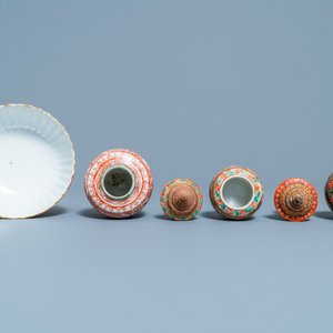 Six jarres et un bol en porcelaine de Chine Bencharong pour le marché thai, 19ème — photo 6