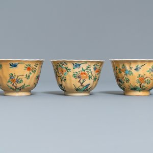 Six lobed Chinese famille verte café-au-lait-ground cups and saucers, Kangxi — 照片 9