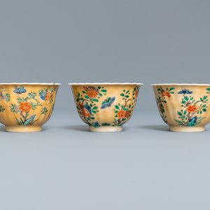 Six lobed Chinese famille verte café-au-lait-ground cups and saucers, Kangxi — photo 12