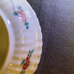 Six lobed Chinese famille verte cups and saucers with roosters among flowers, Kangxi — 照片 7