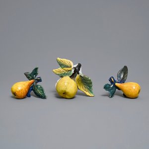 Six modèles de pommes et poires en faïence polychrome de Delft, 18ème — photo 2