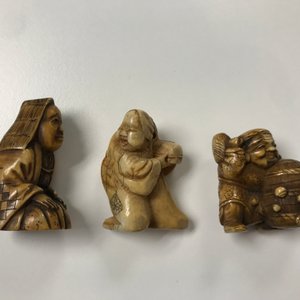 Six netsuke en ivoire et buis, Meiji/Showa, 19/20ème — photo 8