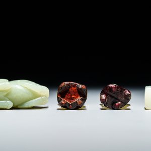 Six oeuvres en jade blanc et céladon sculpté, Chine, 19/20ème — photo 8