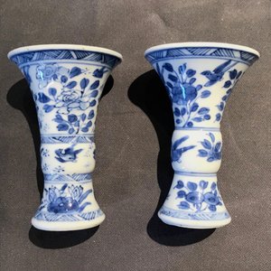 Six paires de vases miniatures en porcelaine de Chine bleu et blanc, Kangxi — photo 9