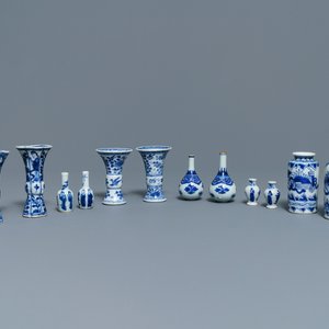 Six pairs of small Chinese blue and white vases, Kangxi — 照片 1