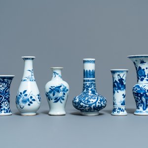Six petits vases en porcelaine de Chine bleu et blanc, Kangxi — photo 1