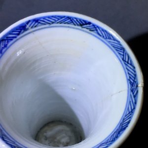 Six petits vases en porcelaine de Chine bleu et blanc, Kangxi — photo 7