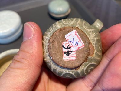 Six pièces en porcelaine de Chine en céladon et qingbai, Song et postérieur — photo 14