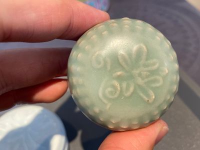 Six pièces en porcelaine de Chine en céladon et qingbai, Song et postérieur — photo 19