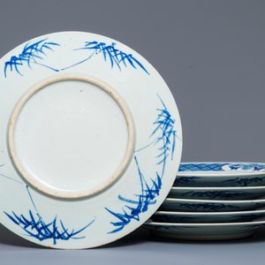Six plats en porcelaine de Chine bleu et blanc à décor de phénix, 19ème — photo 4