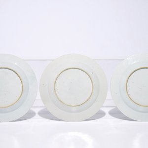 Six plats et assiettes en porcelaine de Chine de style Imari, Kangxi/Qianlong — photo 4
