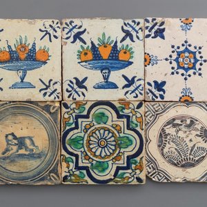 Six polychrome and blue and white Dutch Delft tiles, 16/17th C. — 照片 1