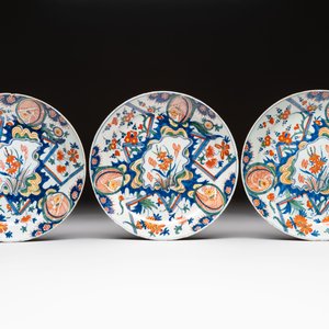 Six polychrome Dutch Delft 'lightning' plates, 18th C. — photo 4