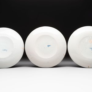 Six polychrome Dutch Delft 'lightning' plates, 18th C. — photo 5