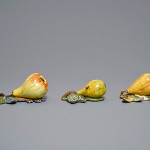 Six polychrome Dutch Delft models of apples and pears, 18th C. — 照片 11