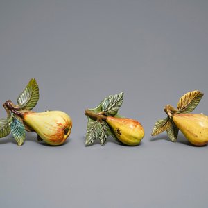 Six polychrome Dutch Delft models of apples and pears, 18th C. — 照片 8