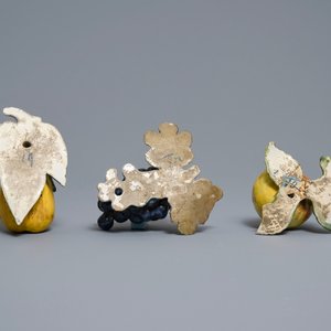 Six polychrome Dutch Delft models of apples, grapes and pears, 18th C. — photo 9
