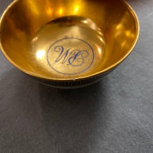 Six rare Chinese monogrammed gilt-ground cups and saucers, Yongzheng/Qianlong — 照片 15