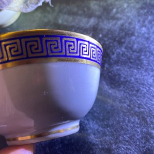 Six rare Chinese monogrammed gilt-ground cups and saucers, Yongzheng/Qianlong — 照片 18