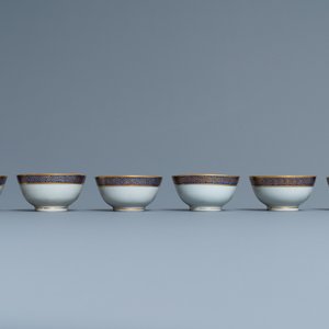 Six rare Chinese monogrammed gilt-ground cups and saucers, Yongzheng/Qianlong — 照片 7