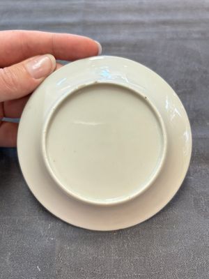 Six sets of Chinese famille rose cups and saucers, Yongzheng/Qianlong — photo 12