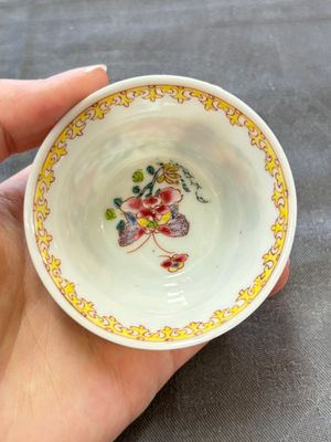 Six sets of Chinese famille rose cups and saucers, Yongzheng/Qianlong — photo 47